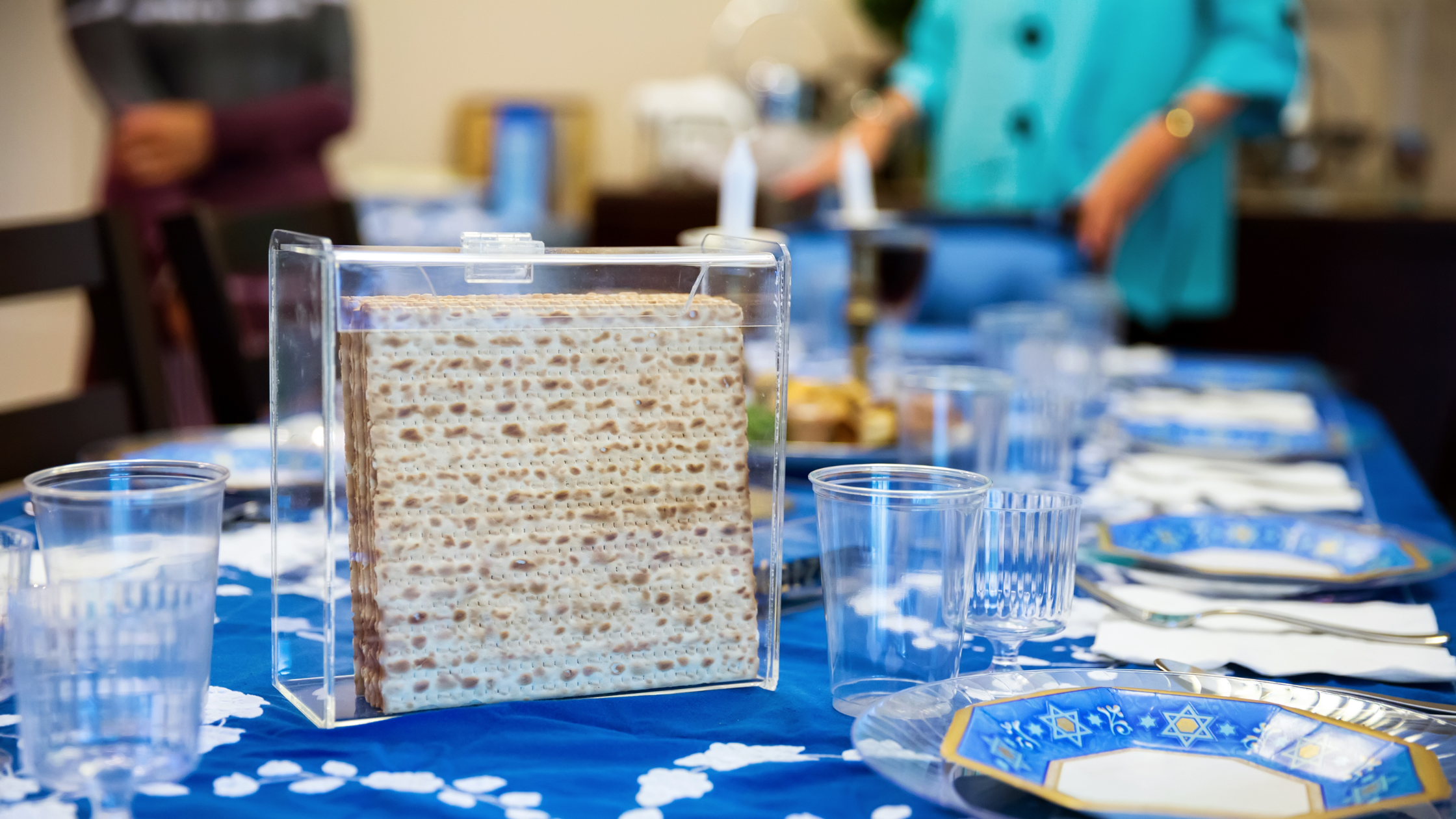 Image of Matzah on a blue seder table